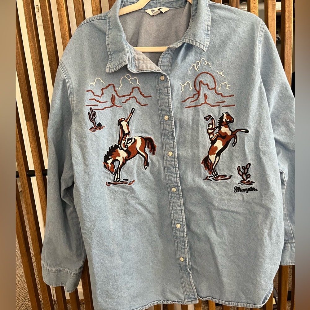 Wrangler Women’s Embroidered Boyfriend Western Snap Denim Shirt XL - Picture 3 of 7